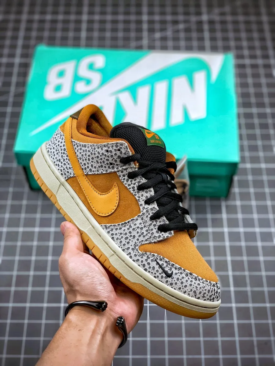 Sb Dunk Low Pro Safari NEUTRAL GREY/KUMQUAT / nike sb safari