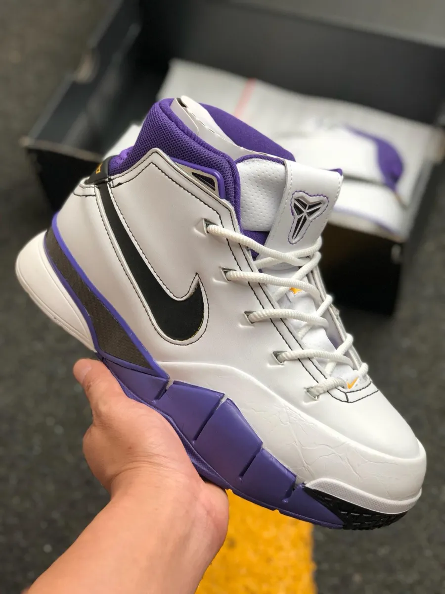 Nike Zoom Kobe 1 Protro '81 Point Game' AQ2728-105 Brand New