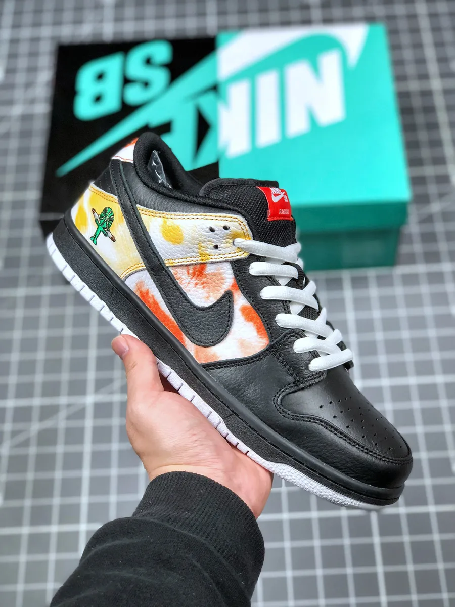 Nike SB Dunk Low 'Raygun Tie-Dye' Black/Orange Flash / tie dye dunk