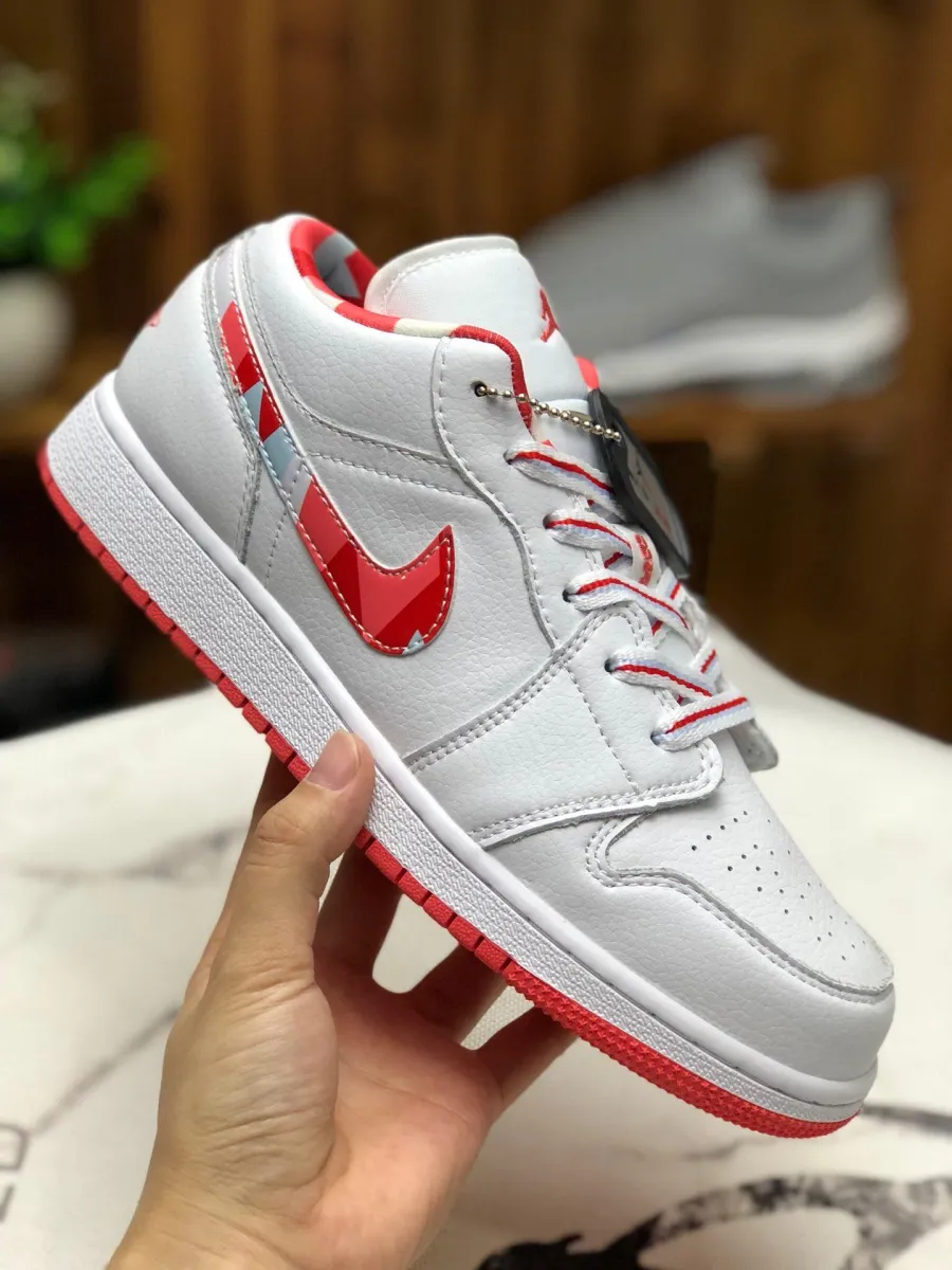Air Jordan 1 Low White/Topaz Mist Jordan 4 Topaz