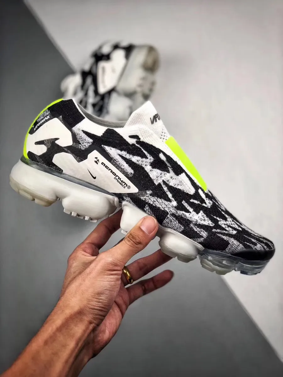 ACRONYM x Nike Air VaporMax Moc 2 Black White AQ0996-001 / acronym x air vapormax moc 2 'light bone'