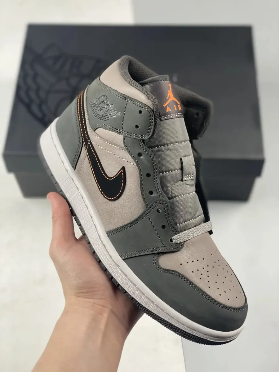 Air Jordan 1 Mid Night Stadium