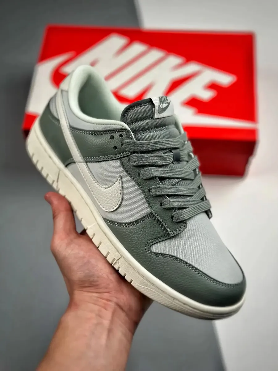 Nike Dunk Low Mica Green/Sail-Photon Dust