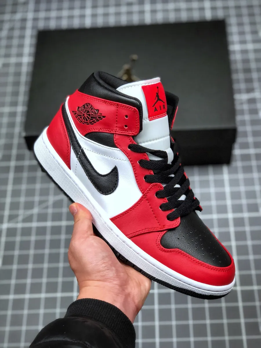 Air Jordan 1 Mid 'Chicago Black Toe' Black/Gym Red-White 554724-069 AF1 Chicago 1s Mid