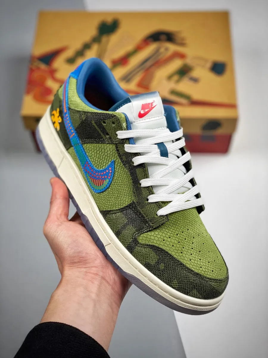Nike Dunk Low 'SiEMPRE Familia' Green Blue Cyan dunks siempre familia