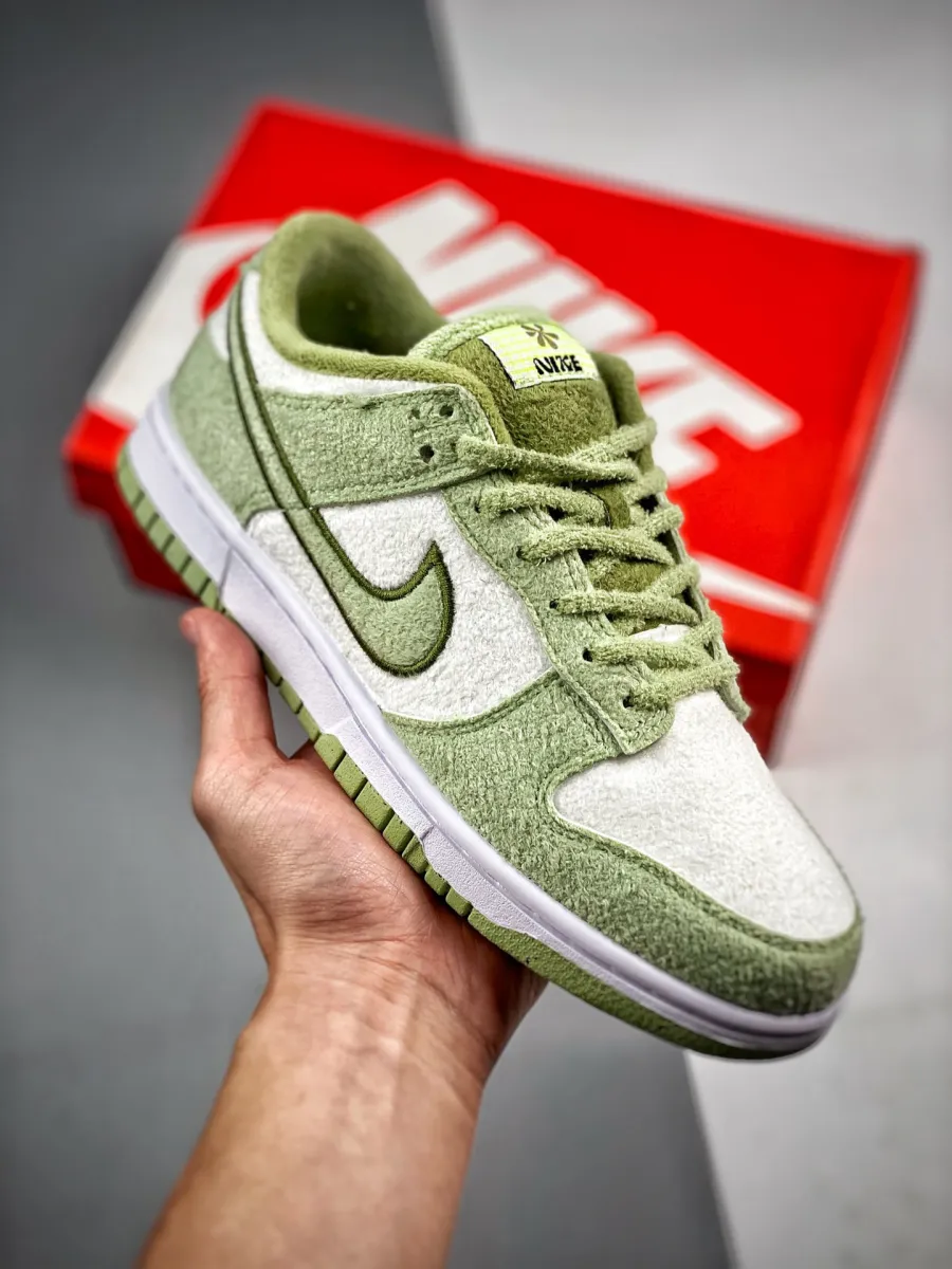 Nike Dunk Low 'Fleece' Honeydew/Phantom-Alligator-White-Black fuzzy green dunks