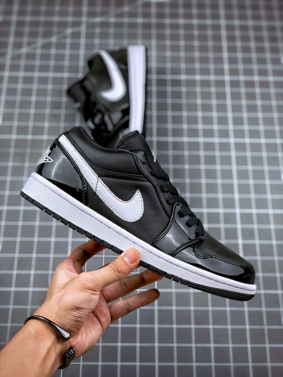 Air Jordan 1 Low White/Black - ao9944-001