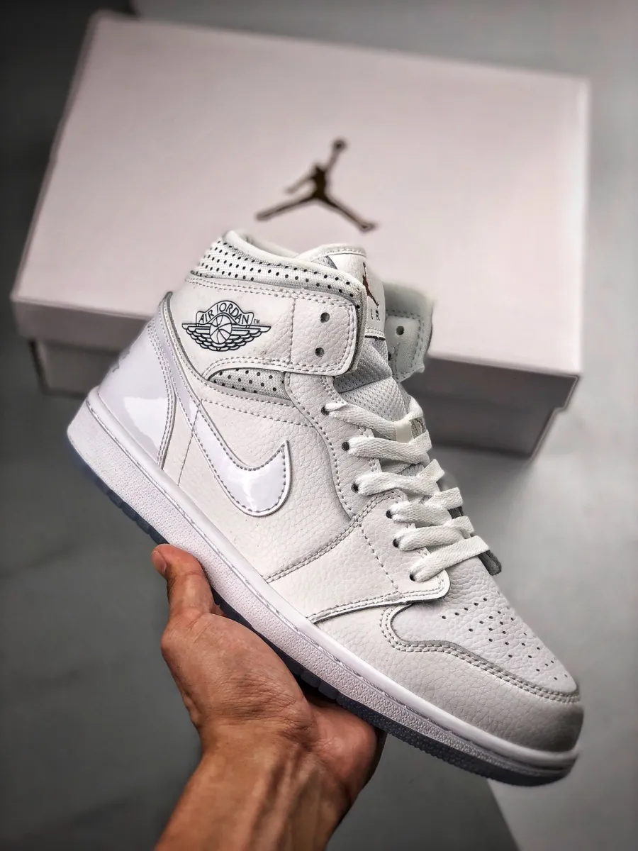 Jordan 1 Mid Unite Totale White CI9100-100 - nos differences nous unissent