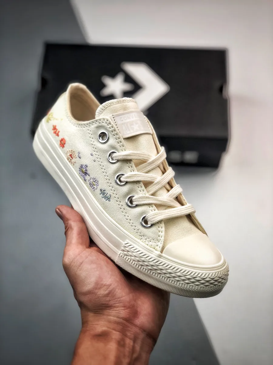 Converse Chuck Taylor Floral Low White Multi A01595C / chuck taylor embroidered floral