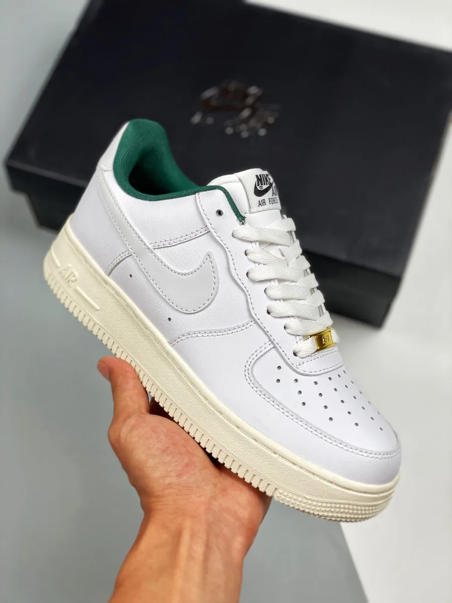 Nike Air Force 1 White Green Brand New