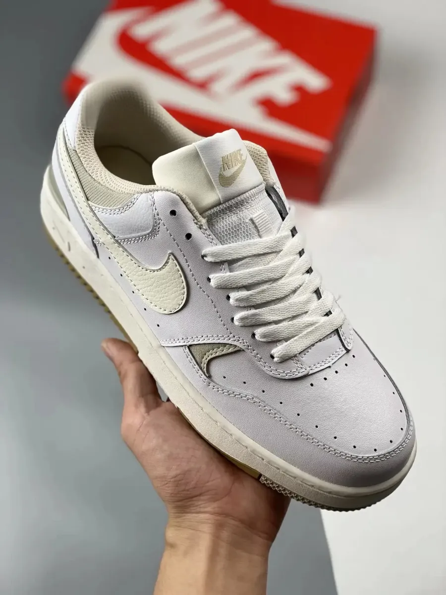 Nike Gamma Force White/Light Bone/Sanddrift