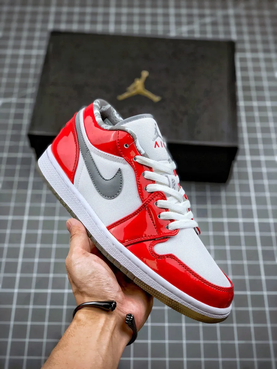 Air Jordan 1 Low 'South Side' White/Stealth–Varsity Red 309192-171 Restock