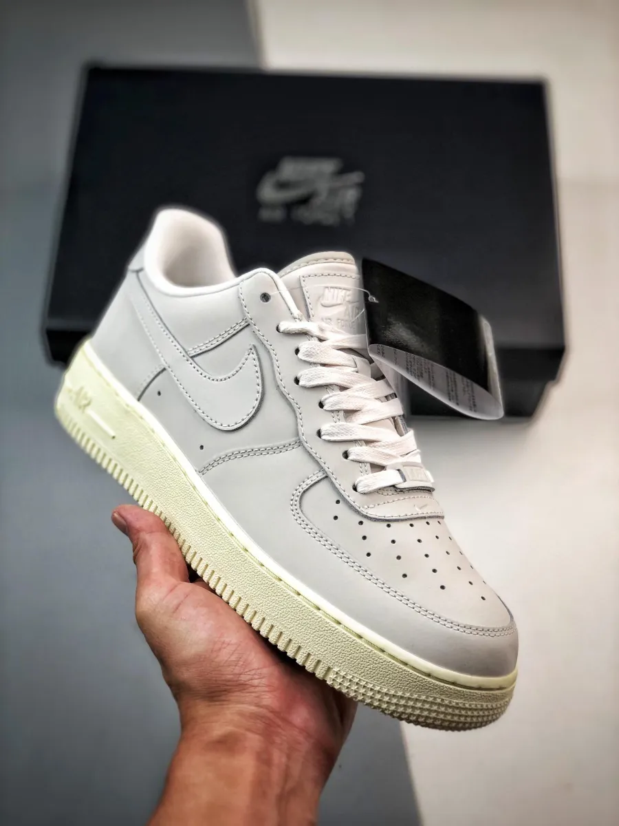 Nike Air Force 1 Low Summit White white and purple air force ones