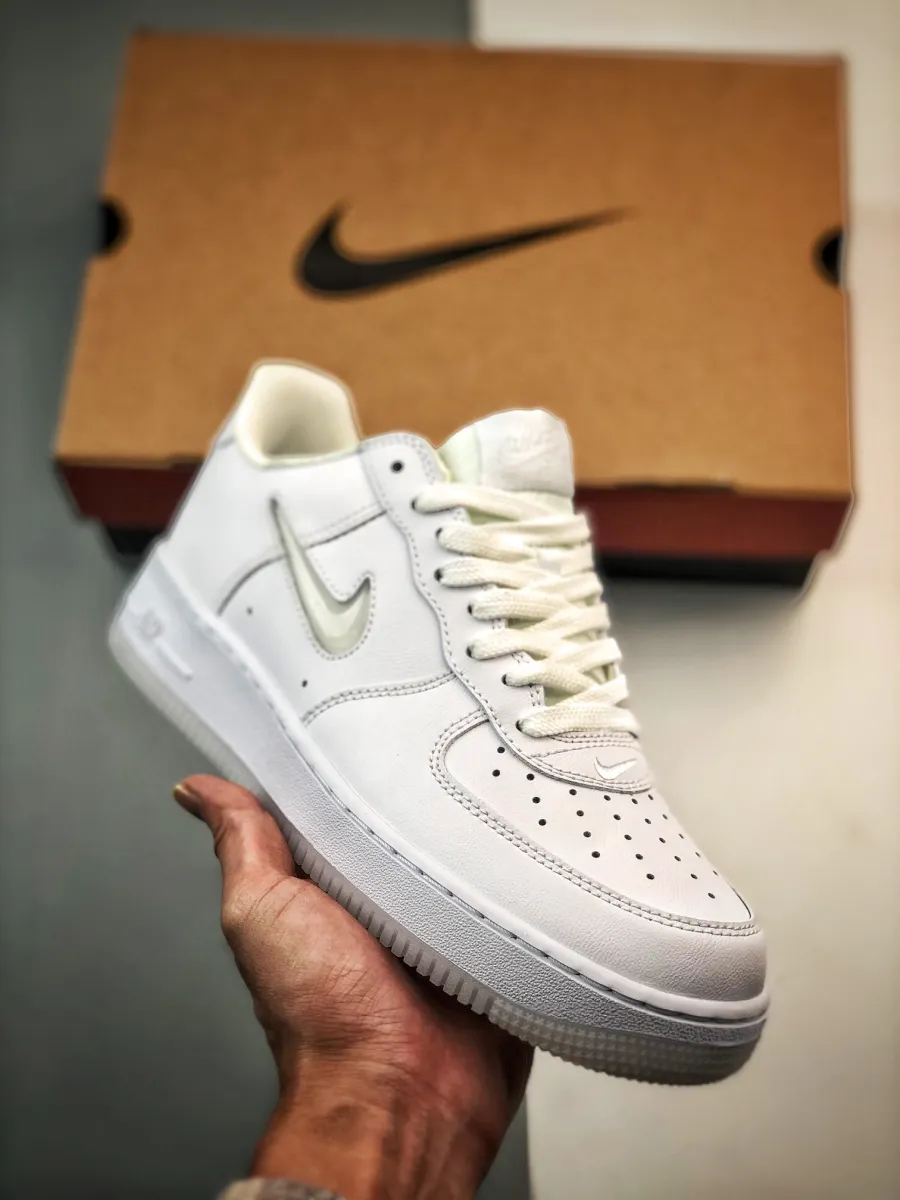 Nike Air Force 1 Low Jewel Triple White Air Force 1 Toothbrush