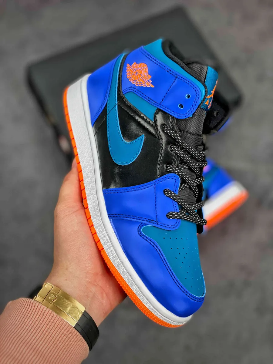 Air Jordan 1 Mid Racer Blue Green Abyss blue and green mids