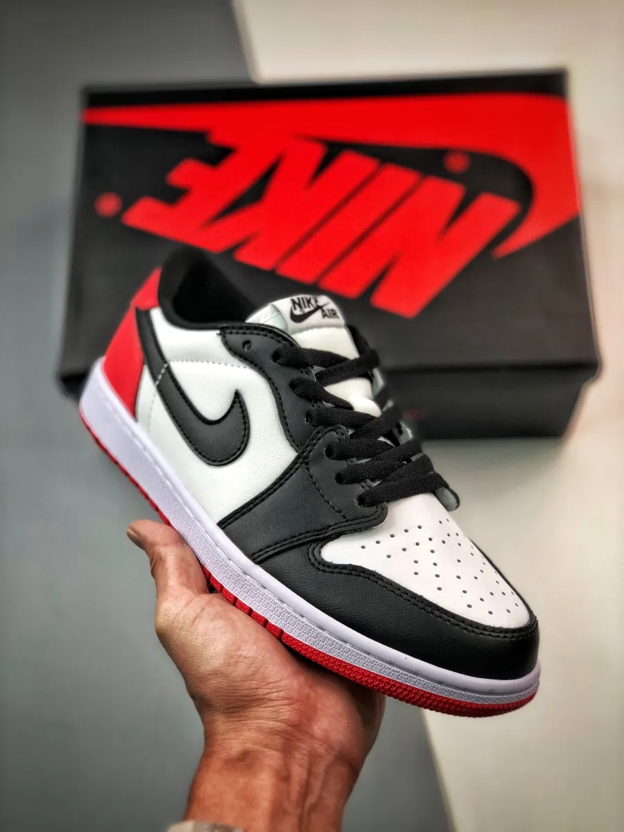 Air Jordan 1 Low OG 'Black Toe' White/Black-Varsity Red / retro taxi 12s