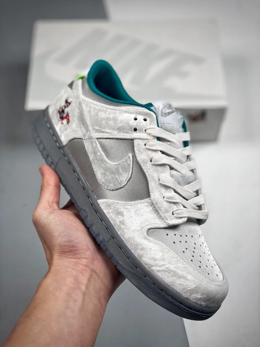 Nike Dunk Low Ice Grey Blue Christmas #nike sb ice