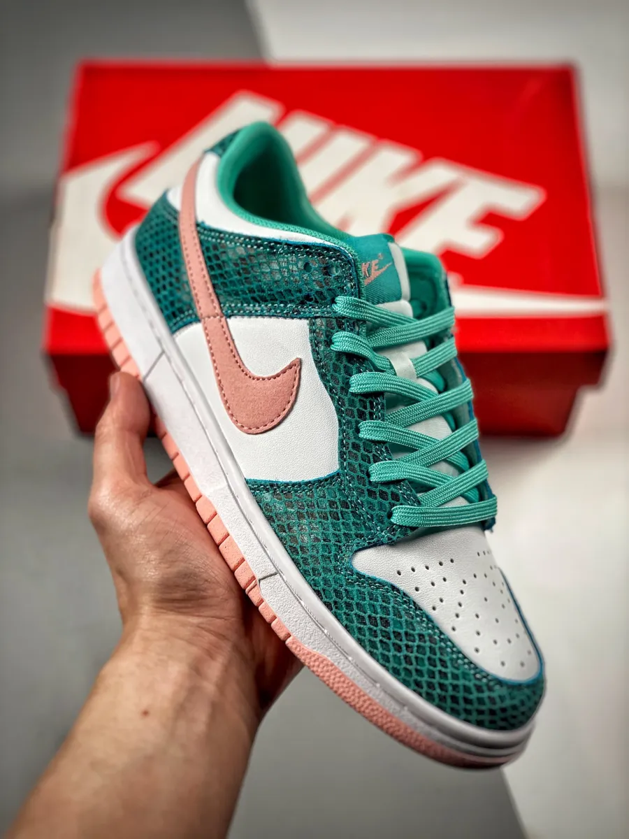 Nike Dunk Low Snakeskin DR8577-300