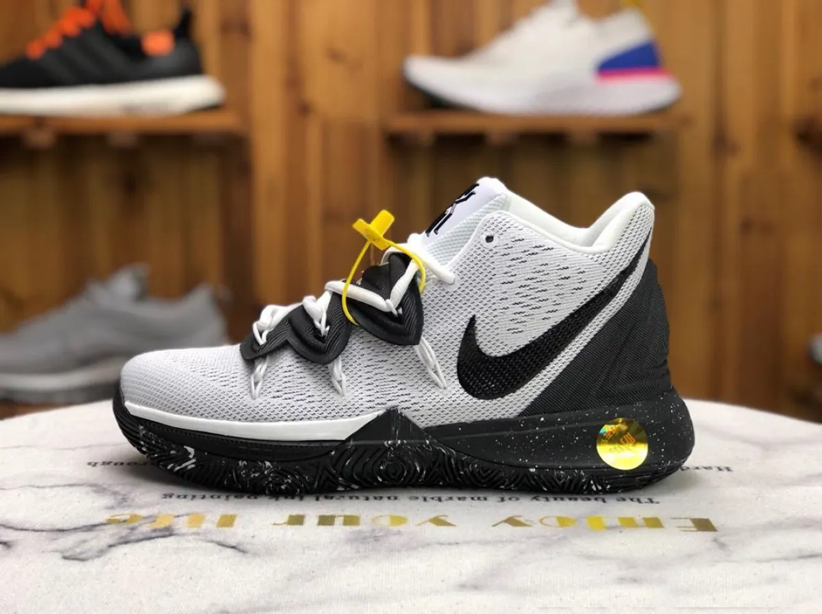 Nike Kyrie 5 'Oreo' White Black kyrie 5 oreo price