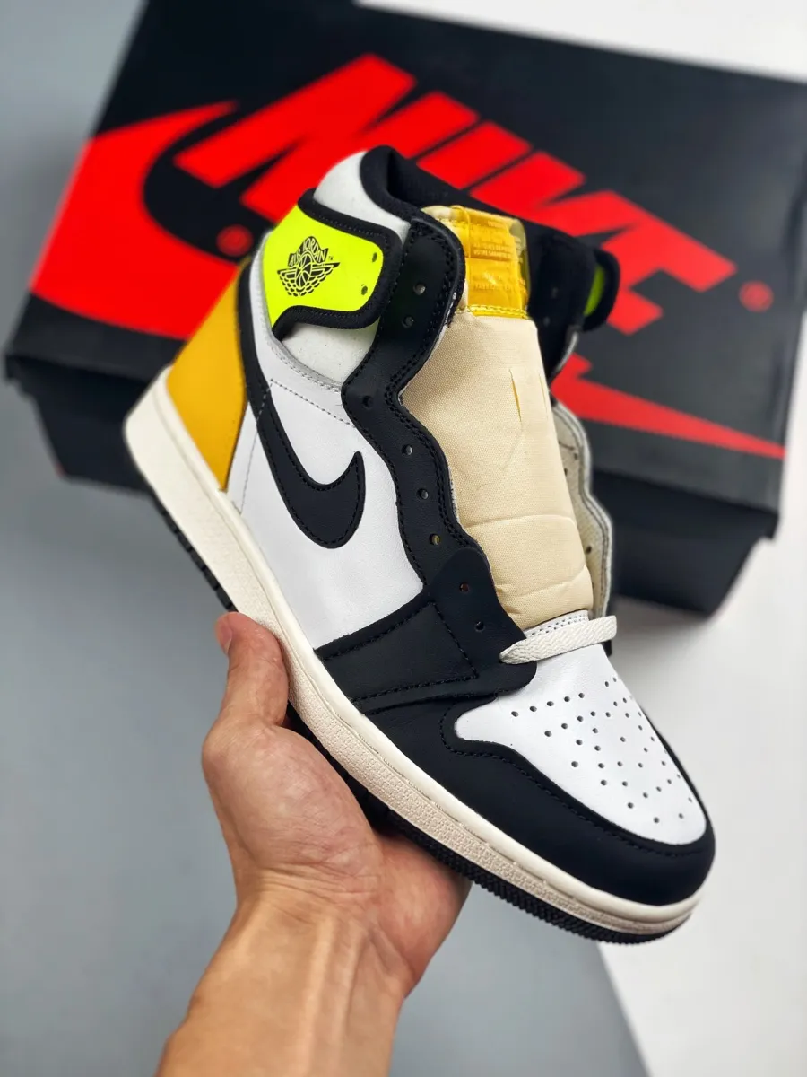 Air Jordan 1 Retro High Og Gold White/Volt/University Gold/Black AJ1 / jordan 1 high volt gold