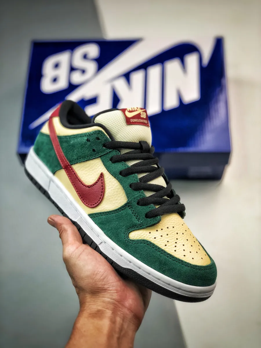 Nike SB Dunk Low Vegas Gold/Team Red-Team Green 304292-700 Outlet