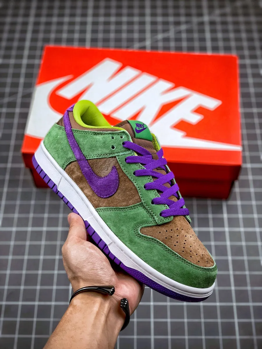 Nike Dunk Low SP Veneer DA1469-200 brown and green dunks