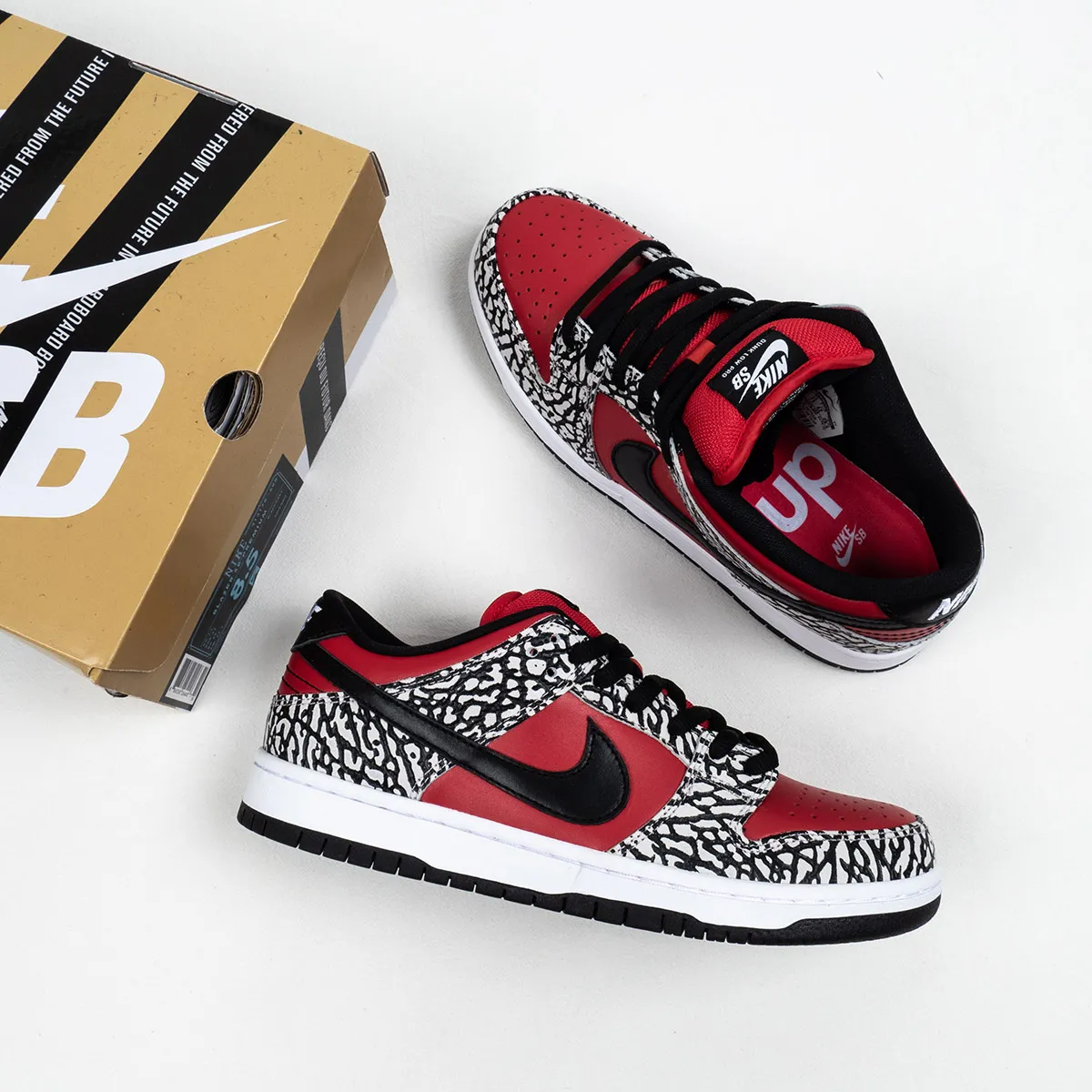 Supreme x Nike Dunk Low Premium SB 'Red Cement' supreme dunk red