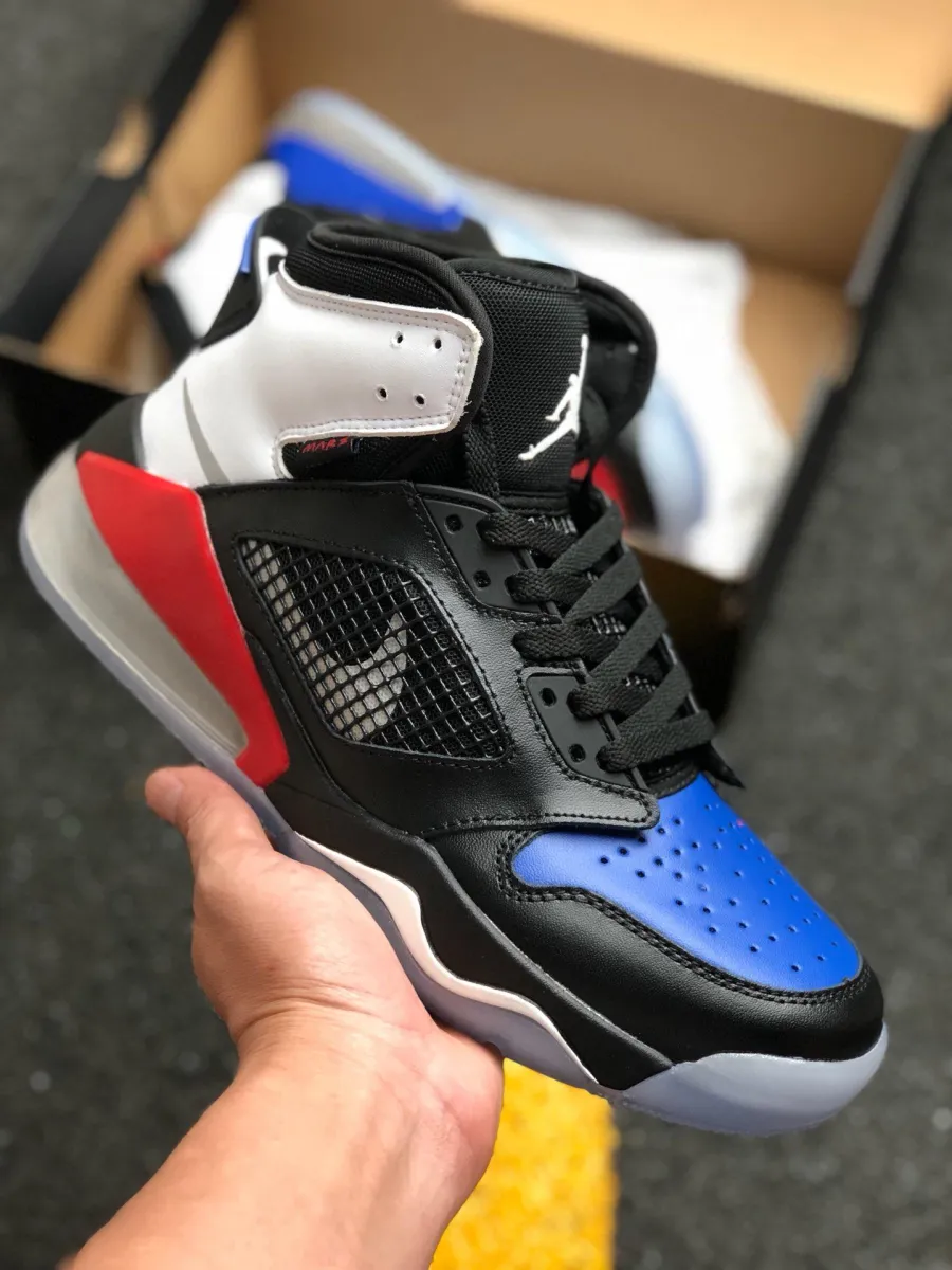 Jordan Mars 270 Top 3 CD7070-001 Brand New