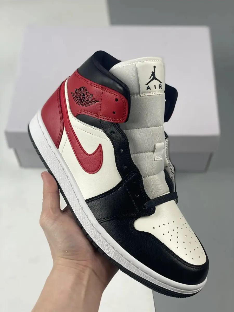Air Jordan 1 Mid Black Toe BQ6472-160
