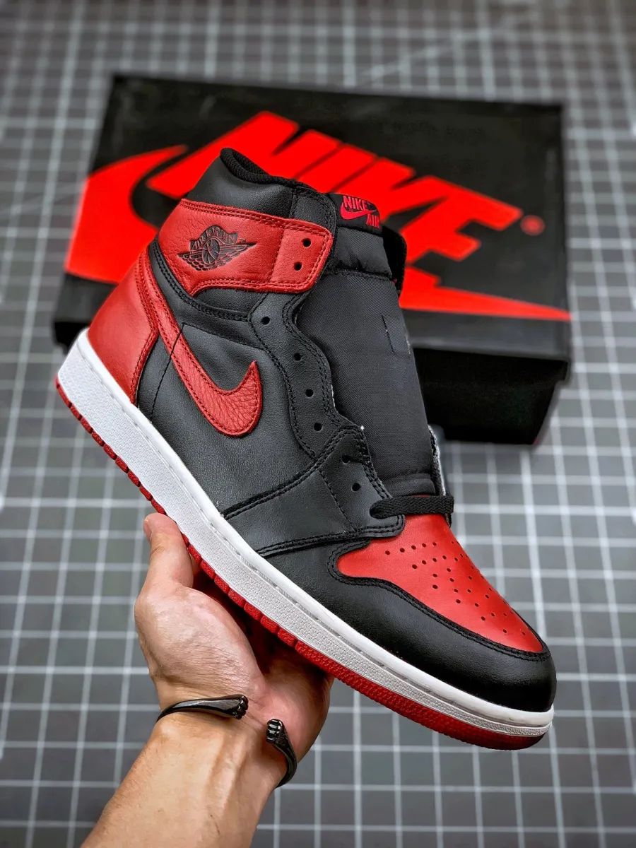 Air Jordan 1 Retro High OG 'Banned/Bred' 555088-001 Unisex AJ1 - banned red jordan 1