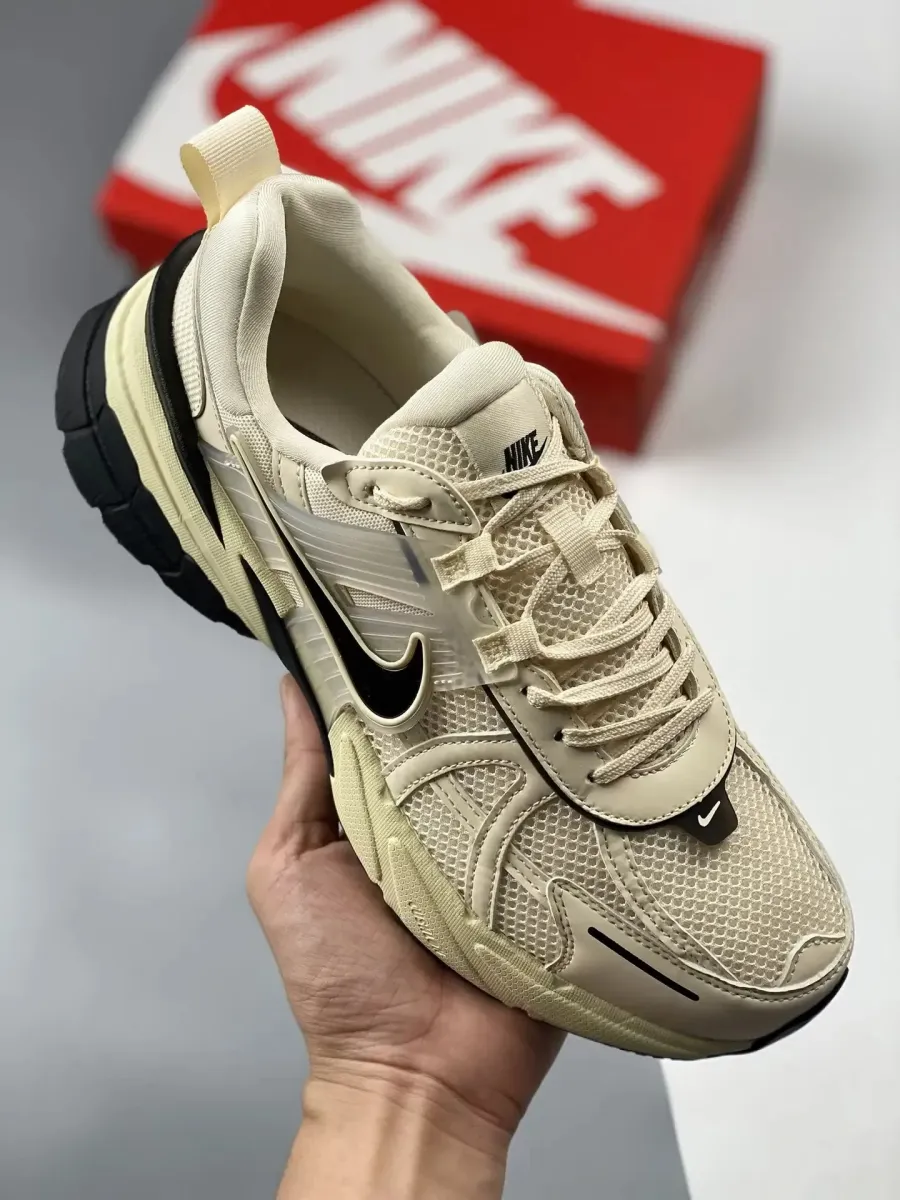 Online Nike Runtekk Coconut Milk Black 1685381067