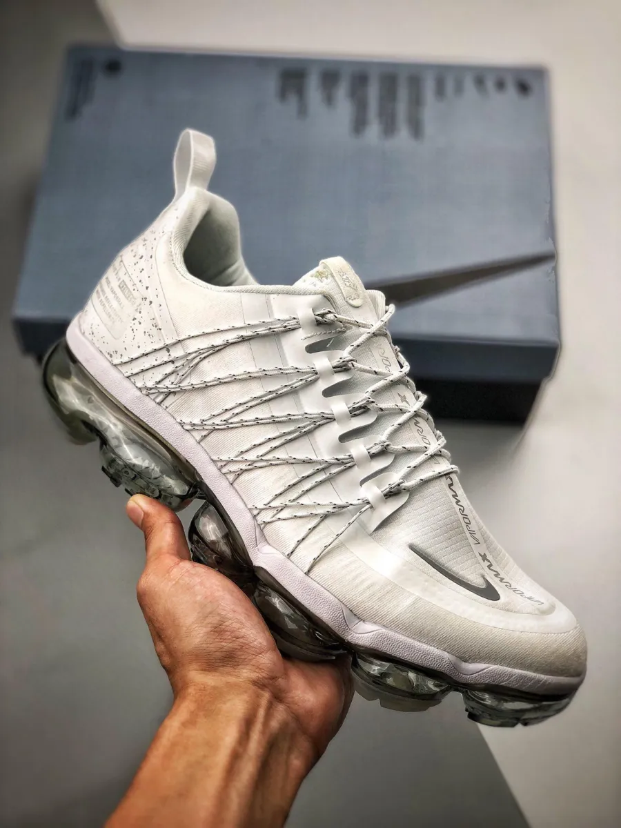Nike Air VaporMax Run Utility White AQ8811-100 nike air vapormax run utility white black